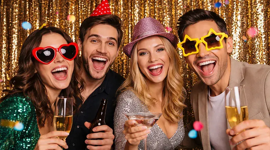 Fotobúdka na prenájom: prečo je to zábavnejšie ako DJ a lepšie ako selfie